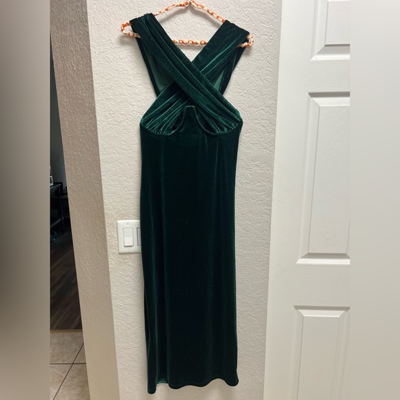 PrettyLittleThing Dresses & Skirts - Dark Green Velvet Cross Neck Dress W/ Underwire - “Pretty Little Thing” Size 12